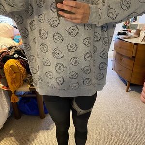 Kid + Kind WOMEN'S OVERSIZED SWEATSHIRT in GREY